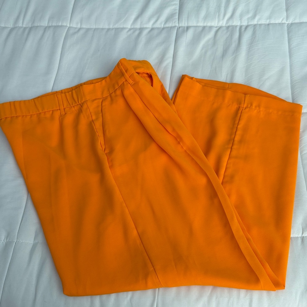 Matching orange set! Perfect for vacation - Picture 5 of 7